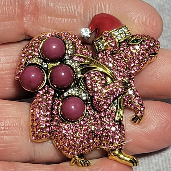 Austrian Crystal Christmas Mouse Brooch - Picture 4 of 10